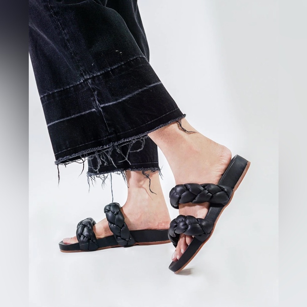 KAANAS Coco Chunky Braided Pool Slide Sandal black leather